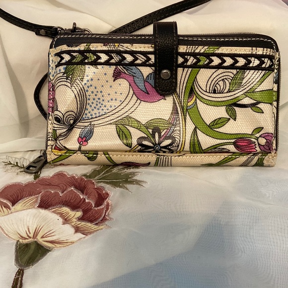 Sakroots Handbags - Sakroots crossbody purse and clutch. Multi color